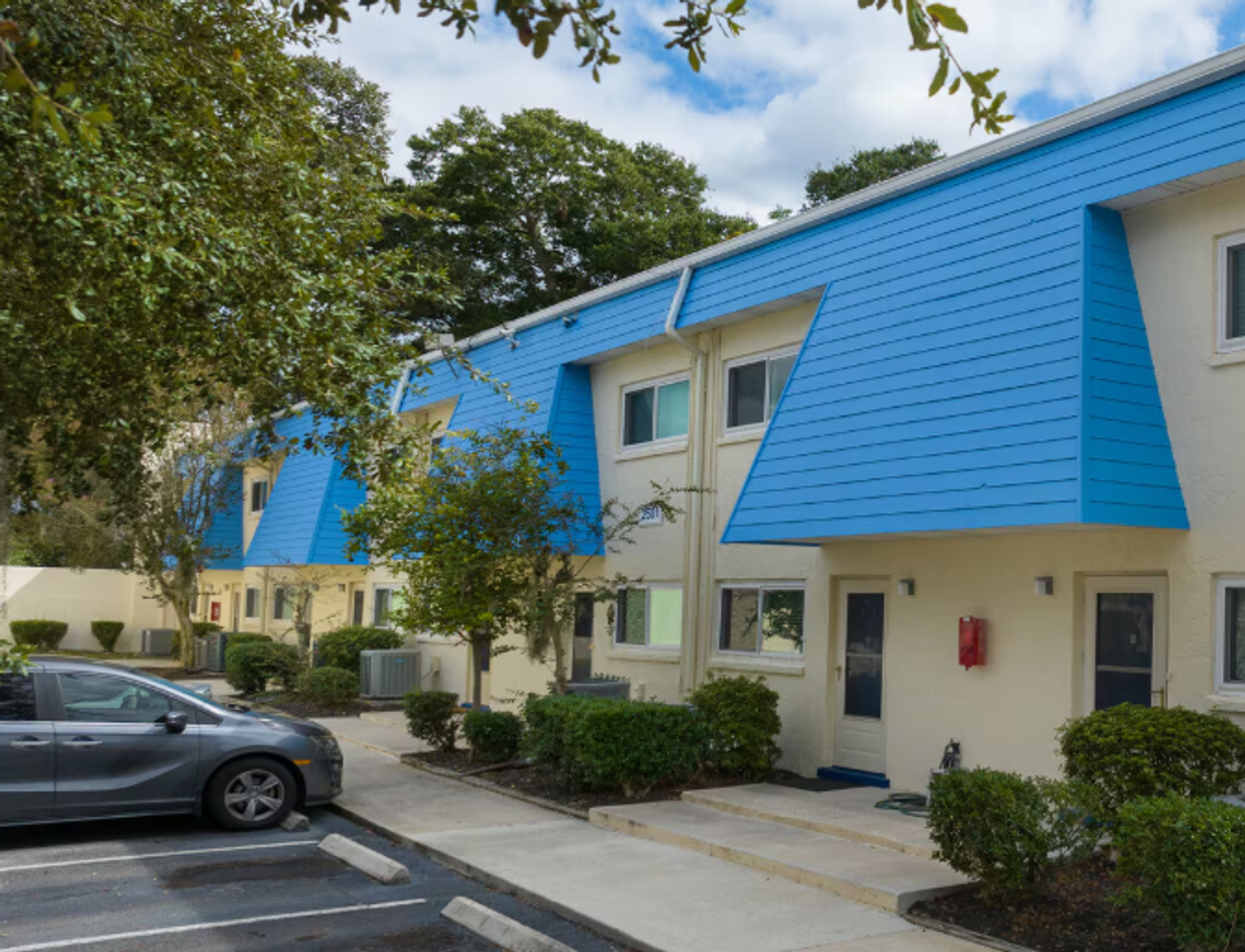 2600 Trollie LLC dba Trollie Apartments - Photo 4 of 12
