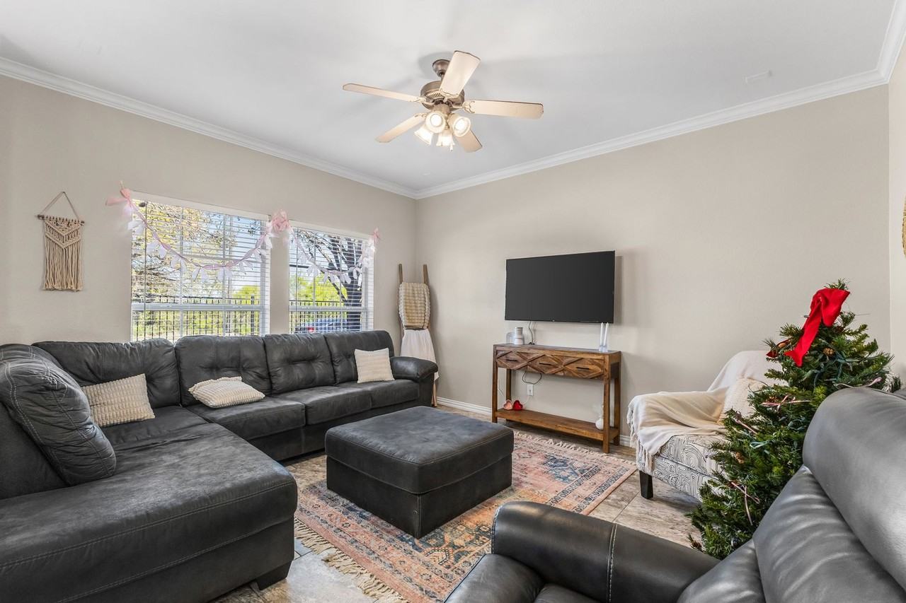 1001 Krenek Tap Rd #3004 - Photo 4 of 23