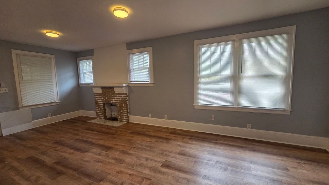 1735 Brackland St - Photo 4 of 21