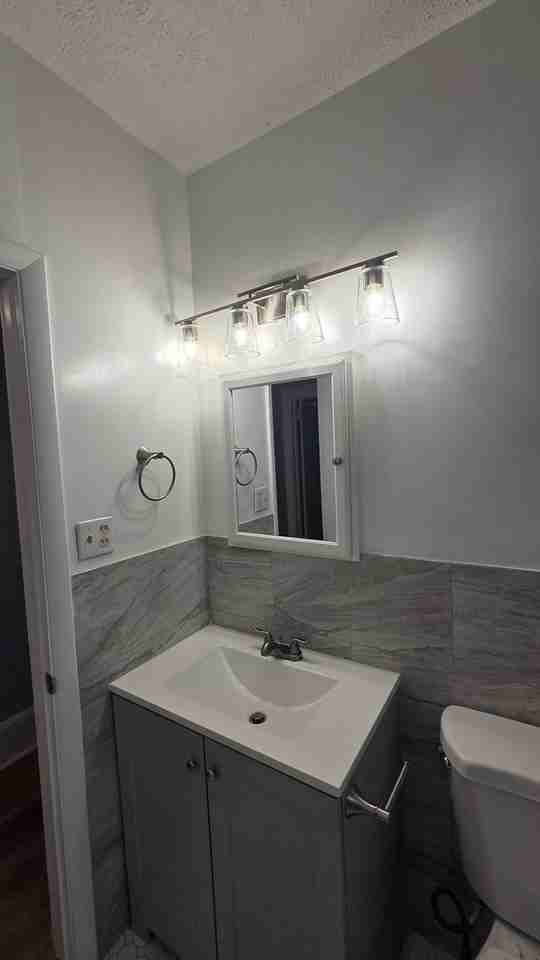 1735 Brackland St - Photo 7 of 21