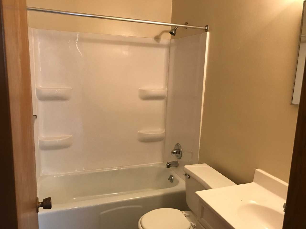 1526 16th Ave Se #8 - Photo 2 of 5