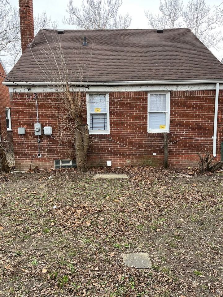 10692 Meuse St - Photo 2 of 18