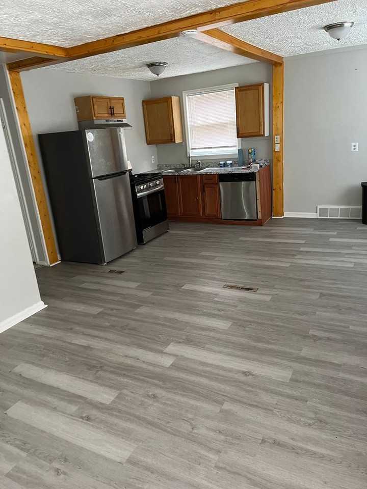 10692 Meuse St - Photo 5 of 18