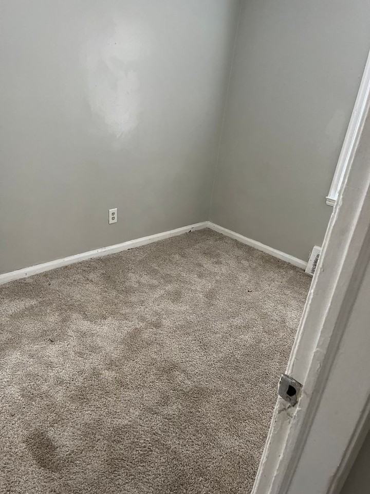 10692 Meuse St - Photo 7 of 18