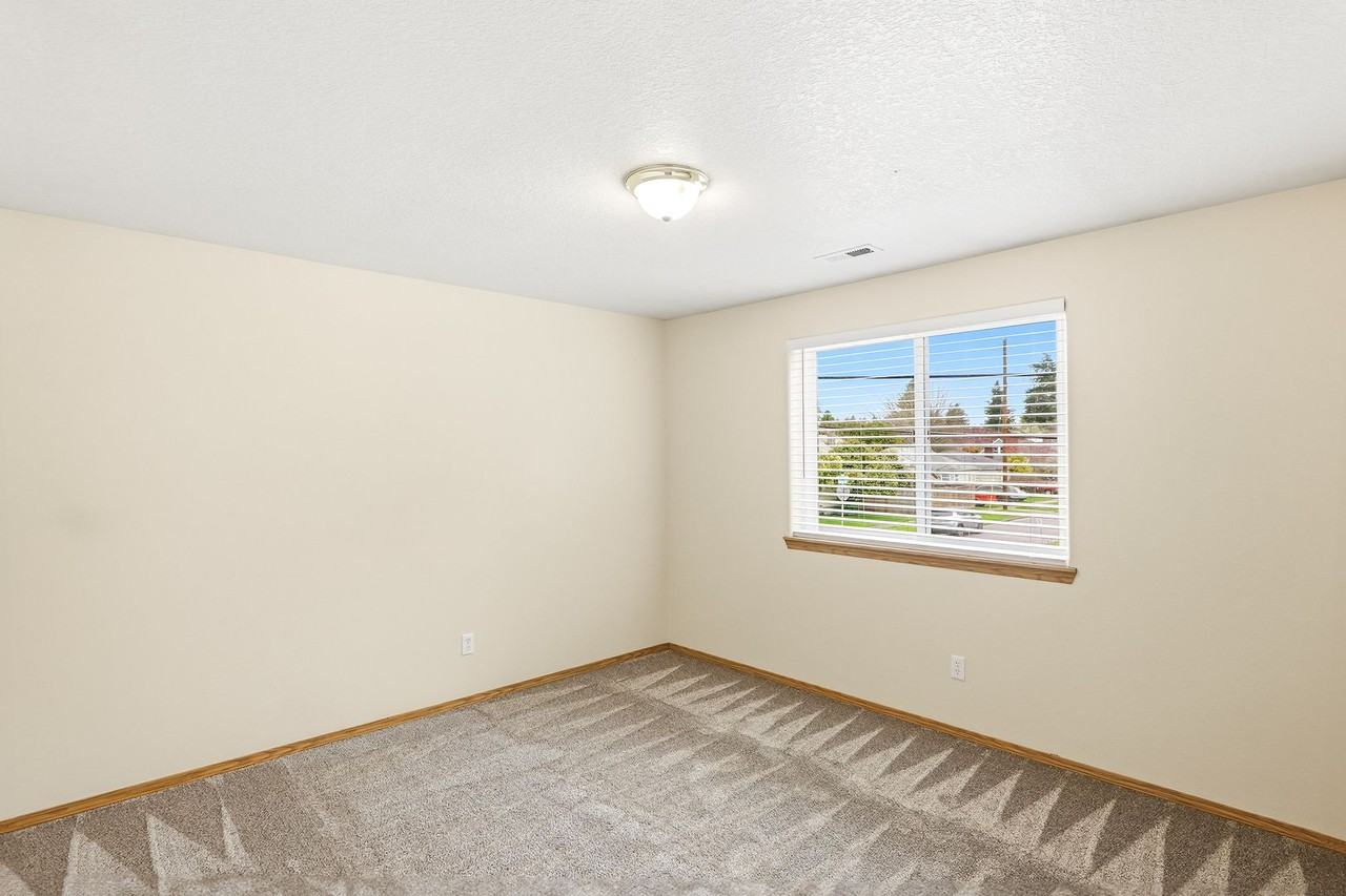 4906 Se Holgate Blvd - Photo 3 of 21