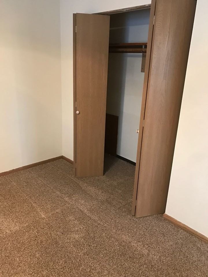 1514 15th Ave Se #2 - Photo 2 of 9