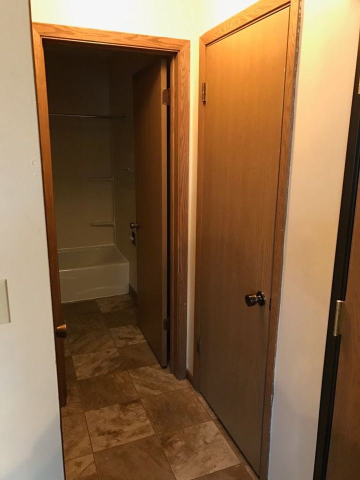 1514 15th Ave Se #2 - Photo 5 of 9