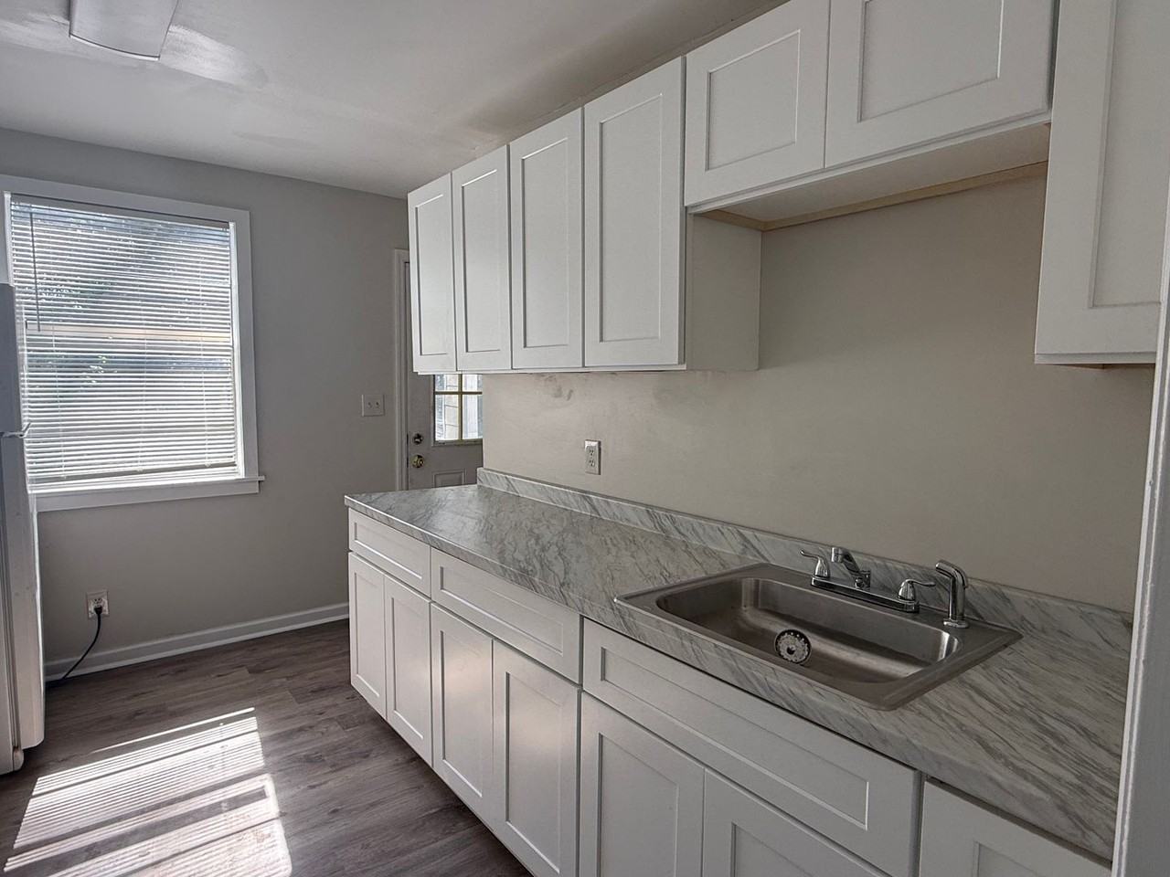 905 Blanton St - Photo 5 of 9