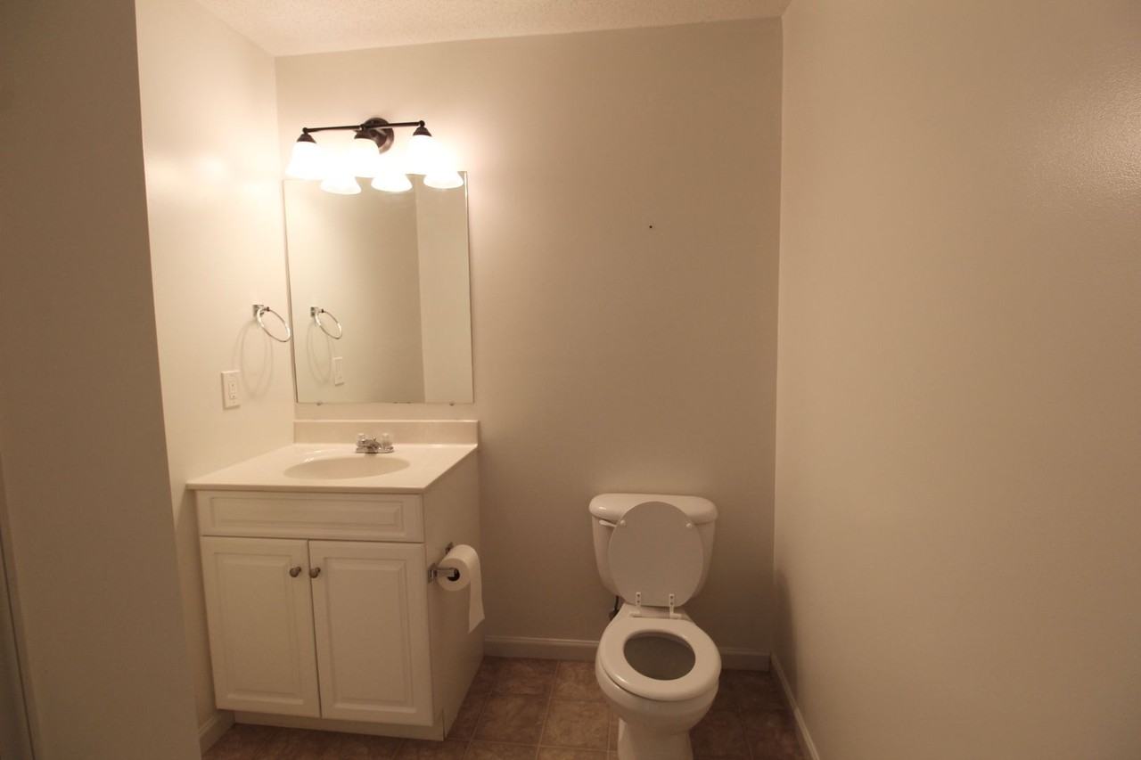 1135 Paul Revere Ct - Photo 7 of 26