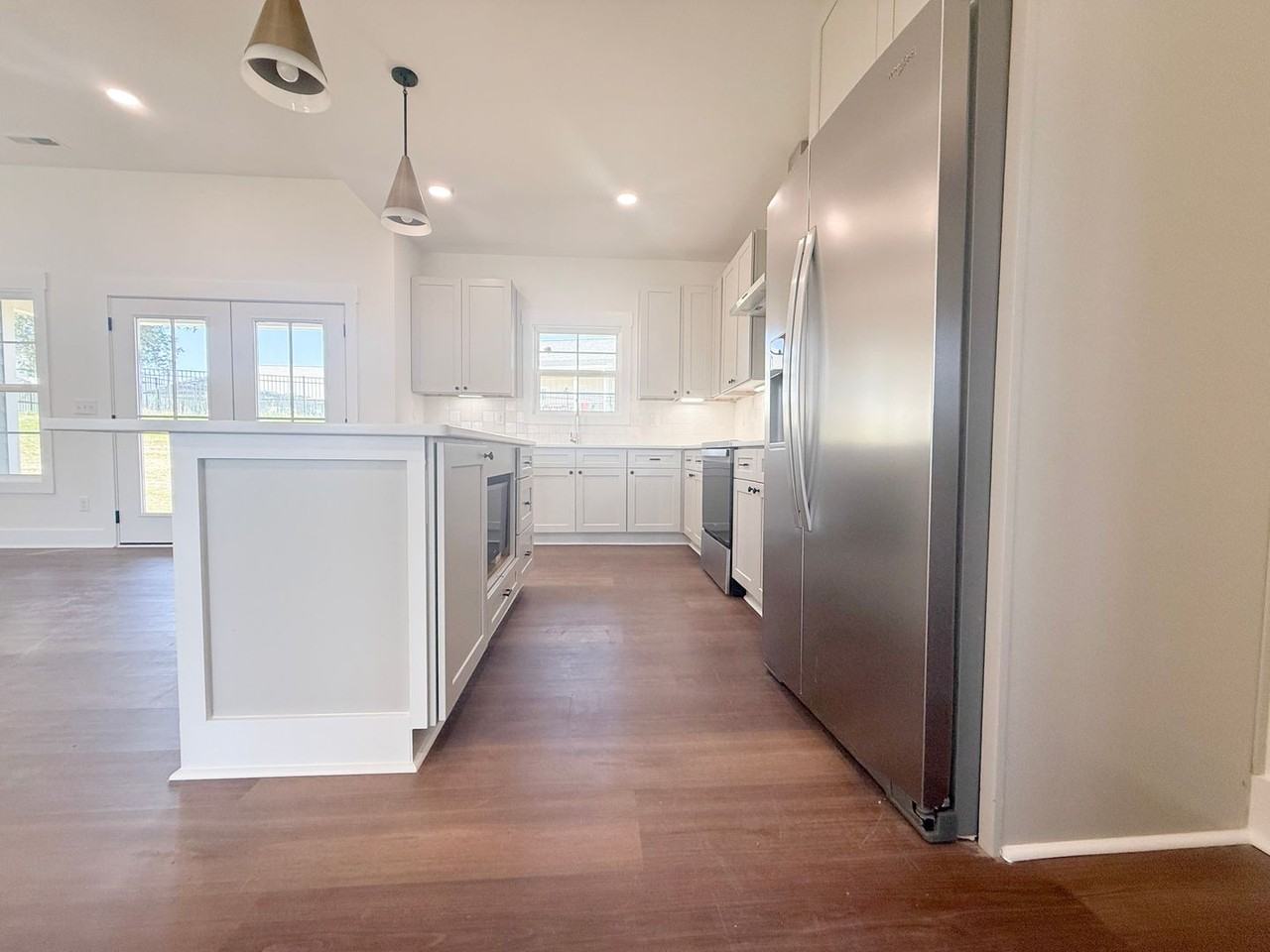 513 Cottage Way - Photo 7 of 34