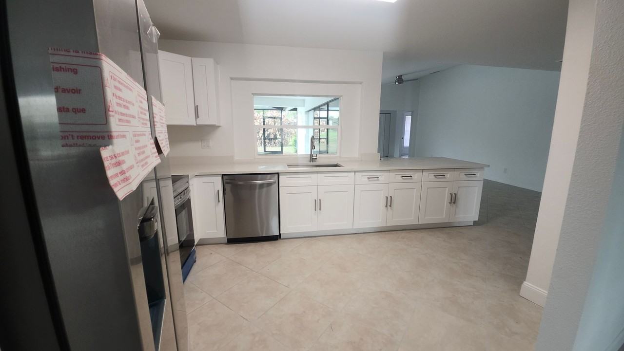 2001 Country Club Ct - Photo 5 of 16