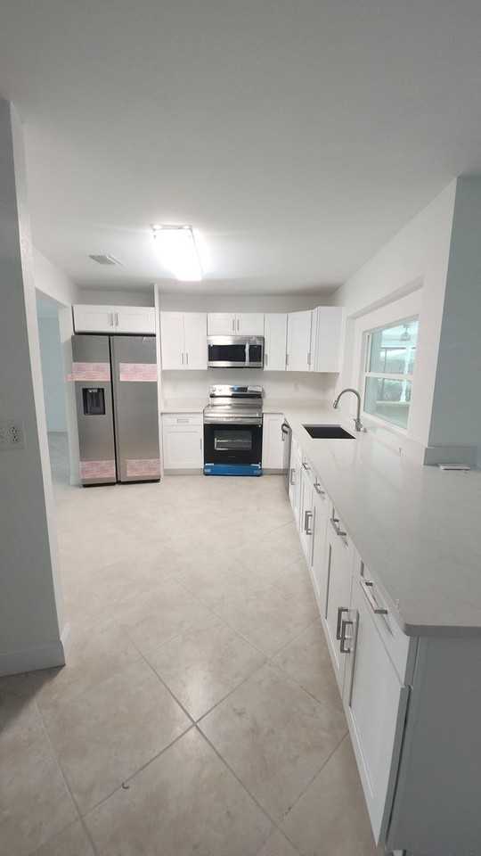 2001 Country Club Ct - Photo 6 of 16