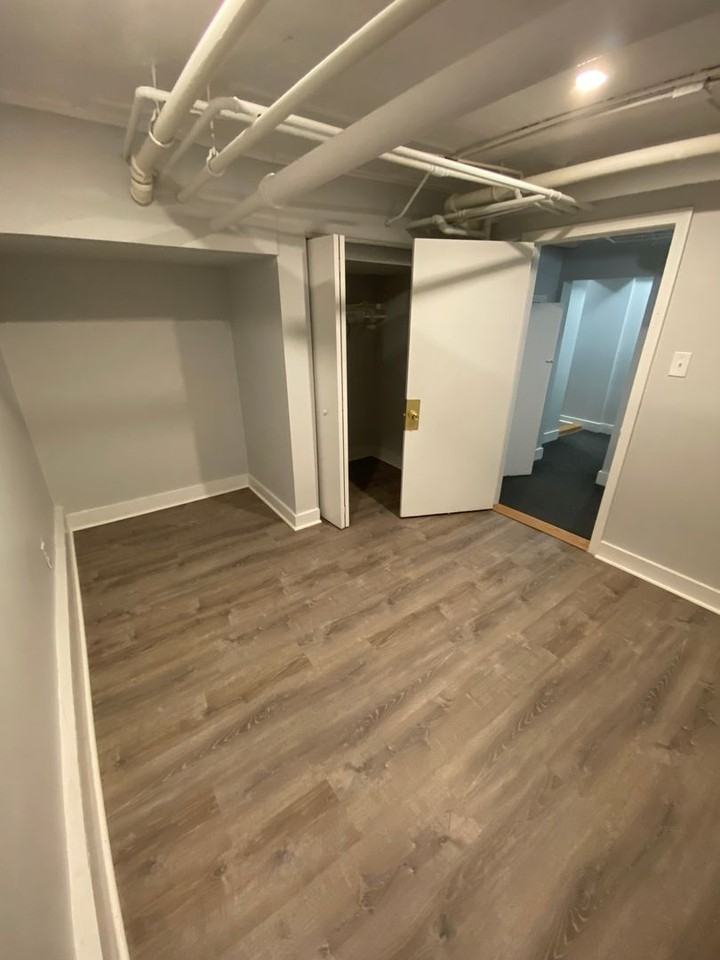 1504 Commonwealth Ave - Photo 3 of 10