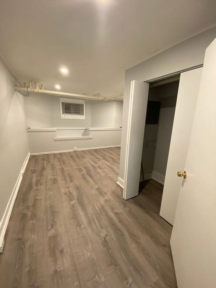 1504 Commonwealth Ave - Photo 4 of 10