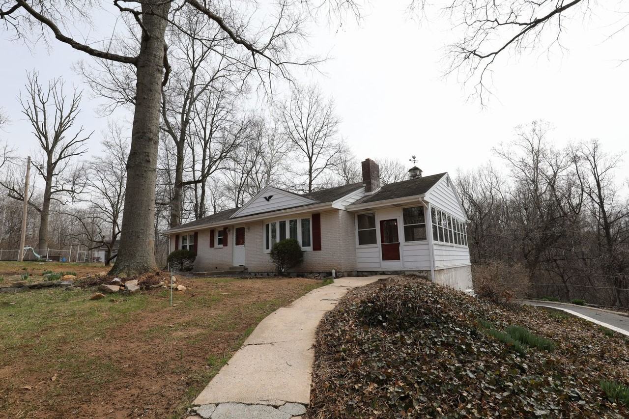 400 Roundtop Rd - Photo 2 of 20