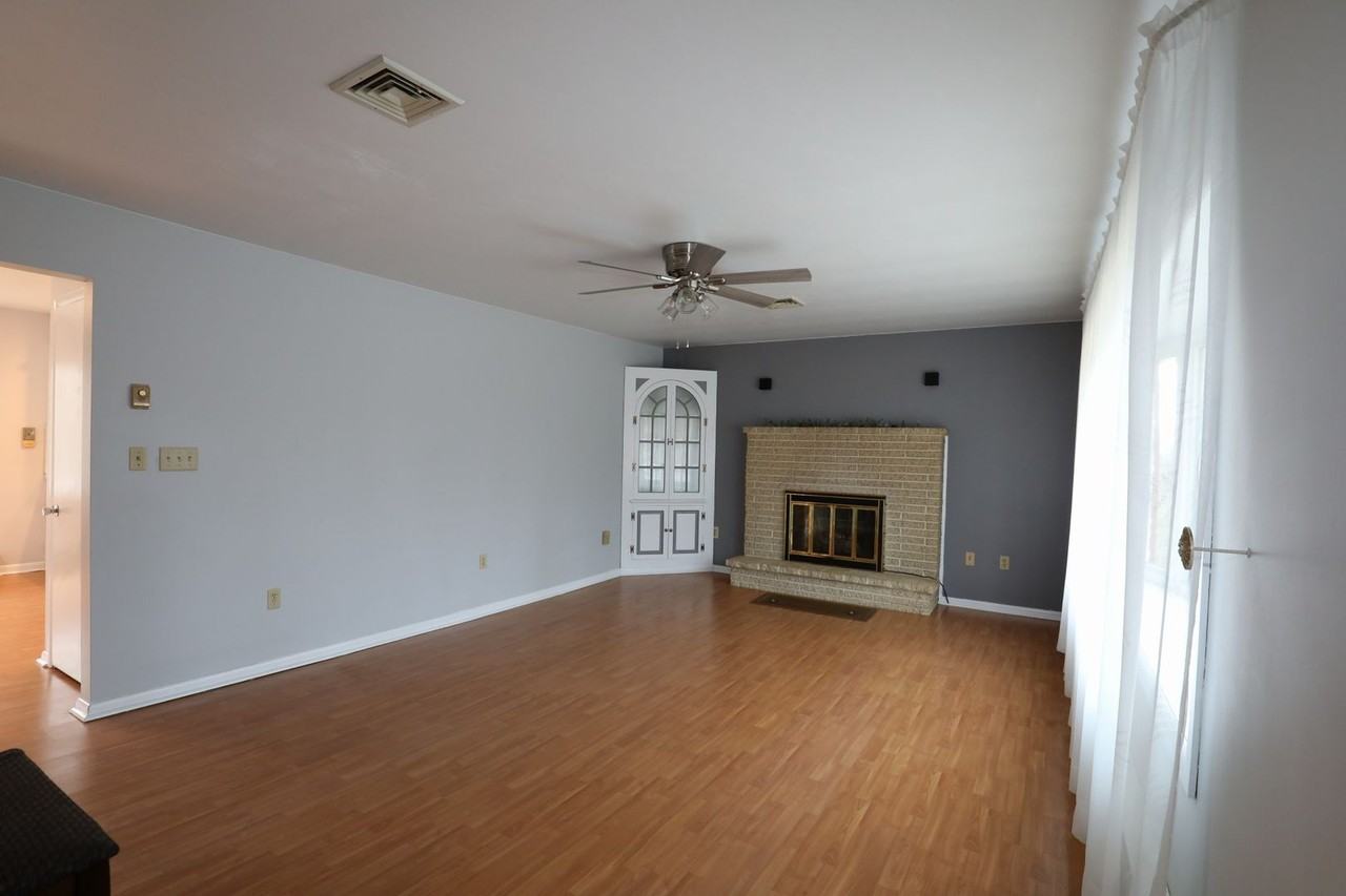 400 Roundtop Rd - Photo 7 of 20