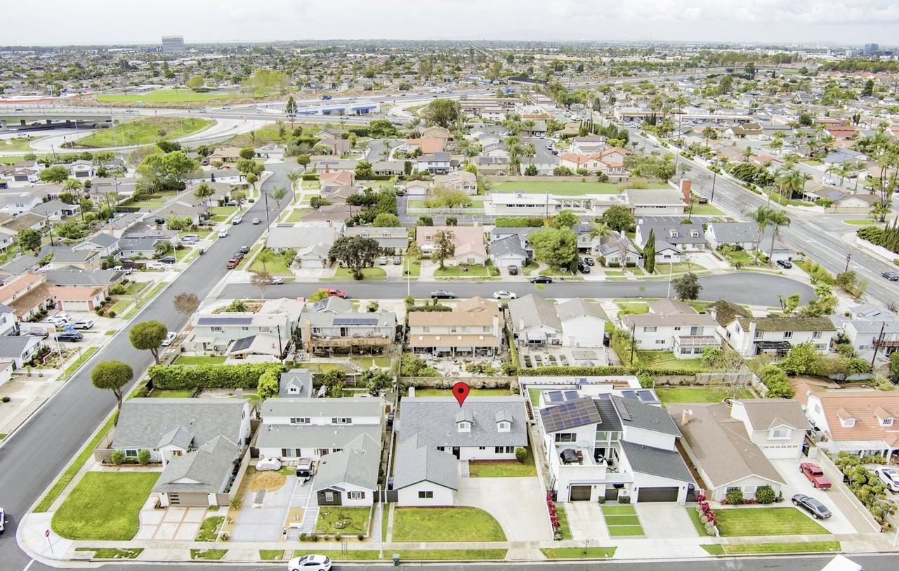 16561 Walnut St - Photo 2 of 28