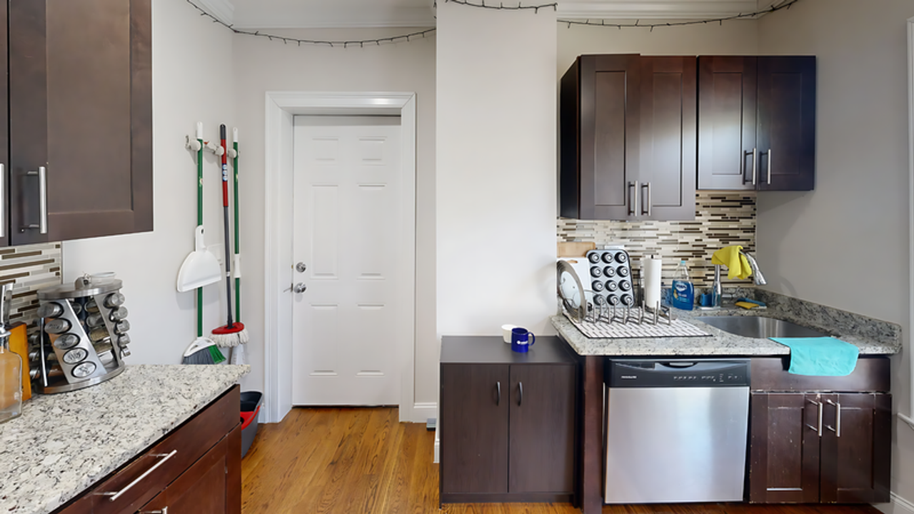 2973 Washington St - Photo 2 of 9