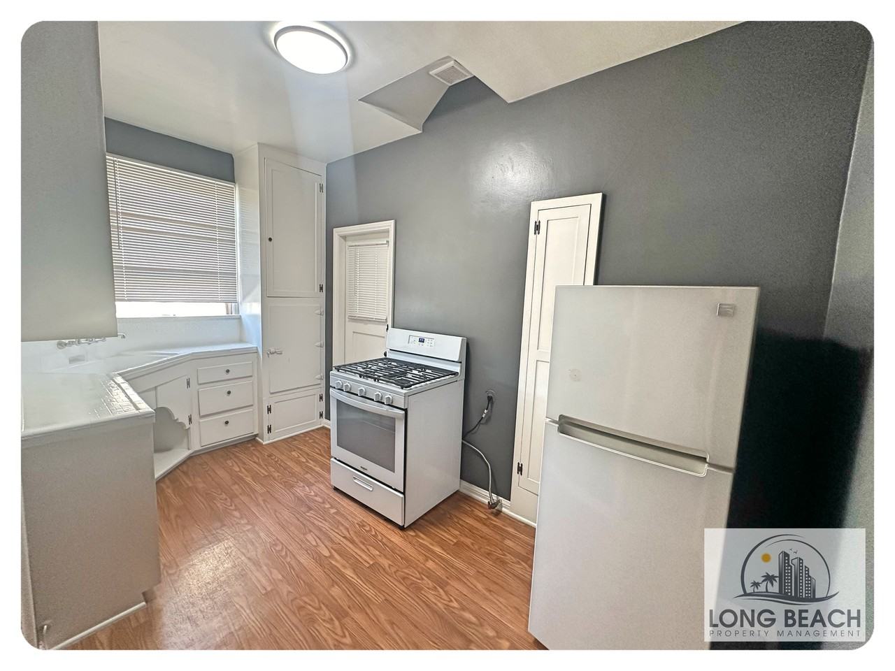 1119 East 4th Street #K - Photo 2 of 13