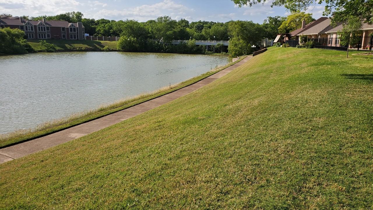 5930 River Bend Drive - Photo 4 of 24