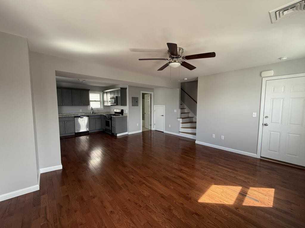 87 Orange St - Photo 4 of 8