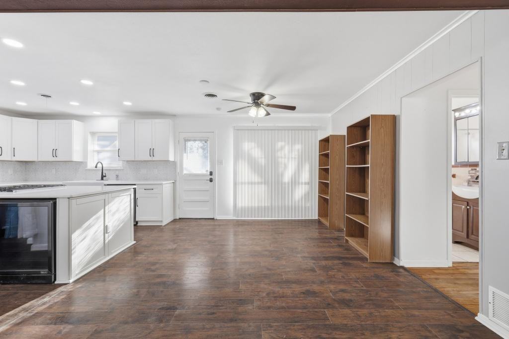 106 N 9th St - Photo 2 of 20