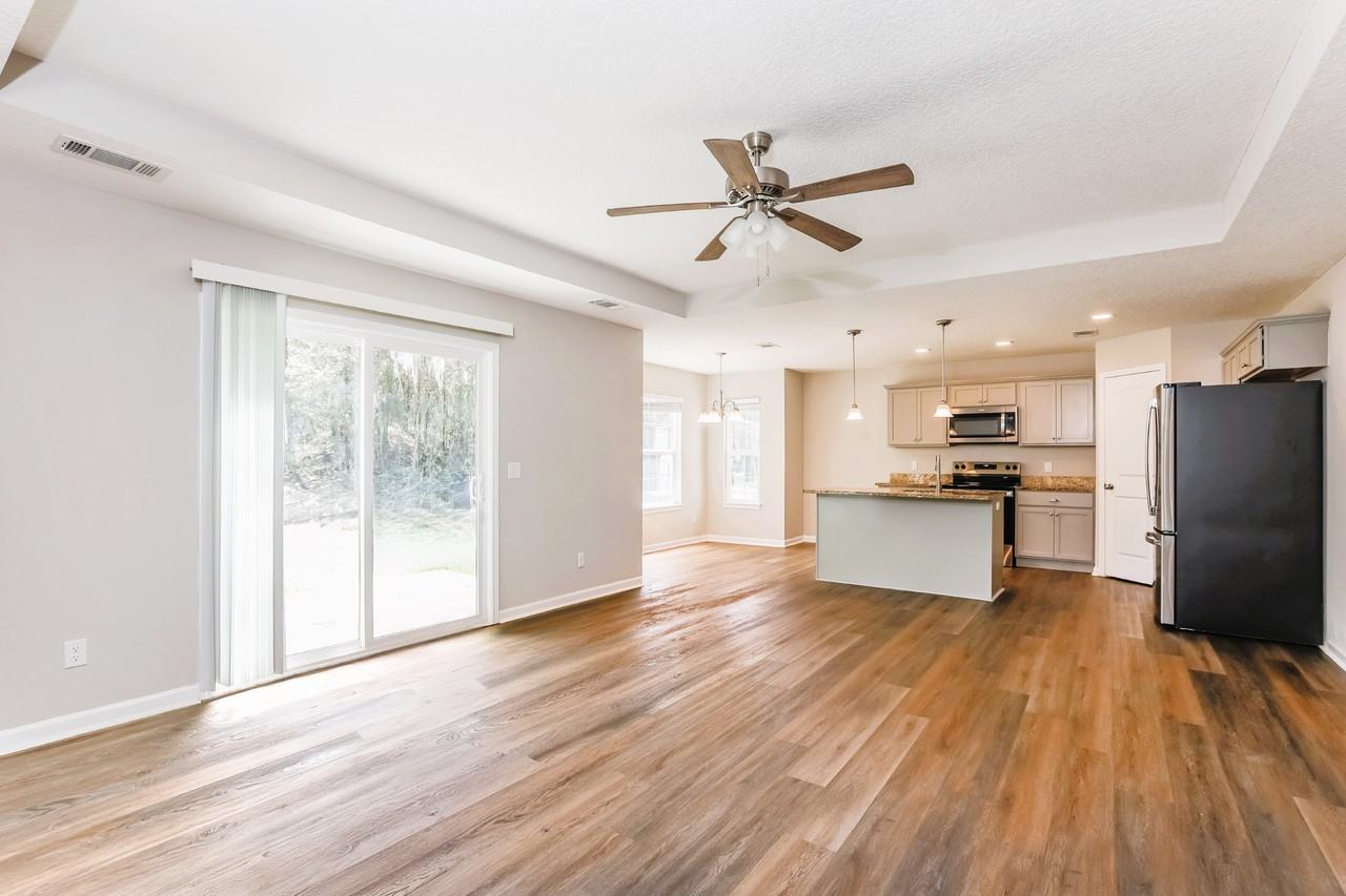 160 160 Callie Cir - Photo 3 of 19