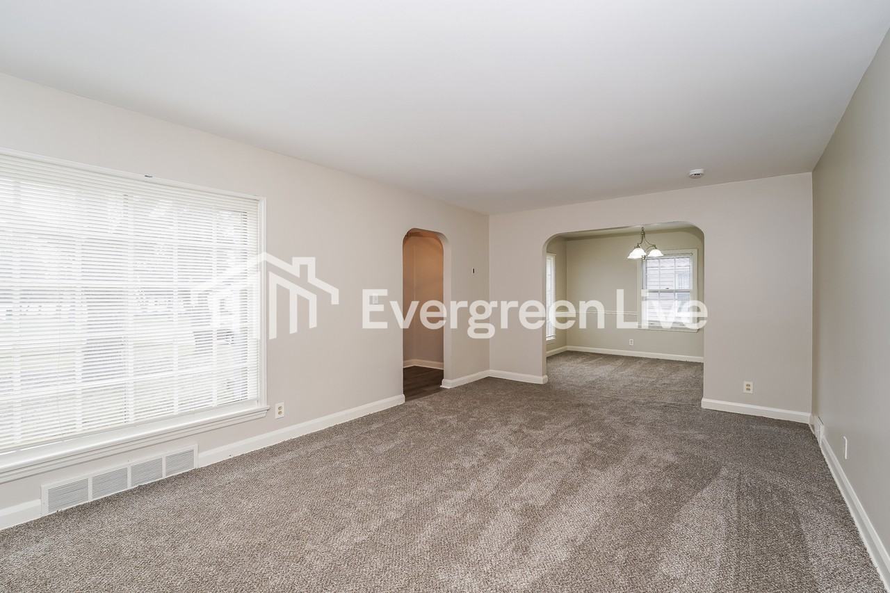 6904 Glenwood Ave - Photo 3 of 15