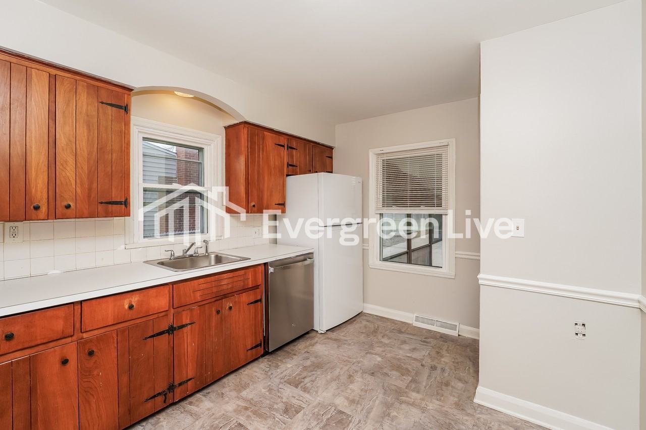 6904 Glenwood Ave - Photo 5 of 15