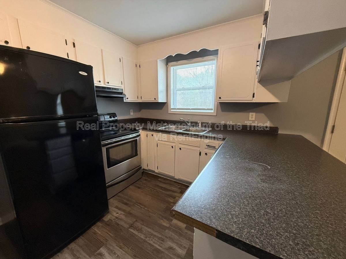 2406 Markwood Ln #D - Photo 3 of 9