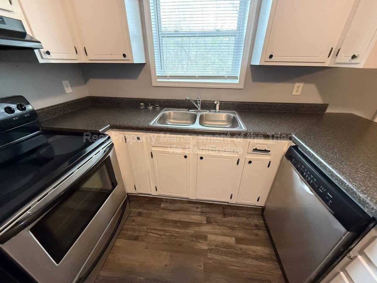 2406 Markwood Ln #D - Photo 5 of 9