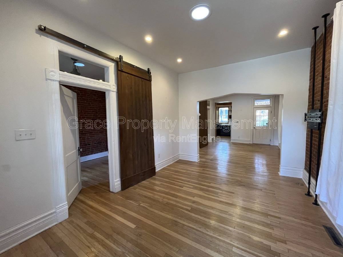 220 N Sherman St - Photo 3 of 10