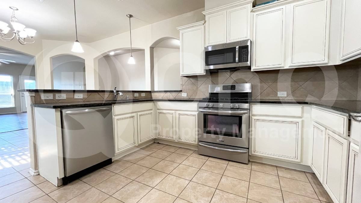 401 Black Bass Rd - Photo 3 of 10