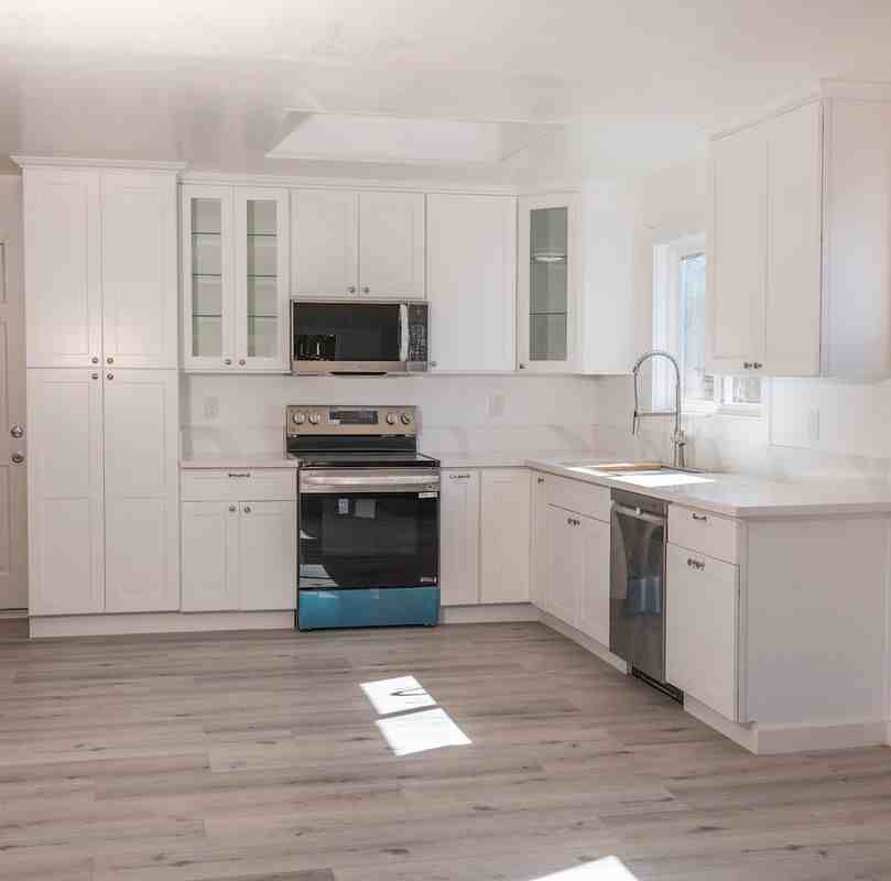 2275 Dover Ave - Photo 3 of 9