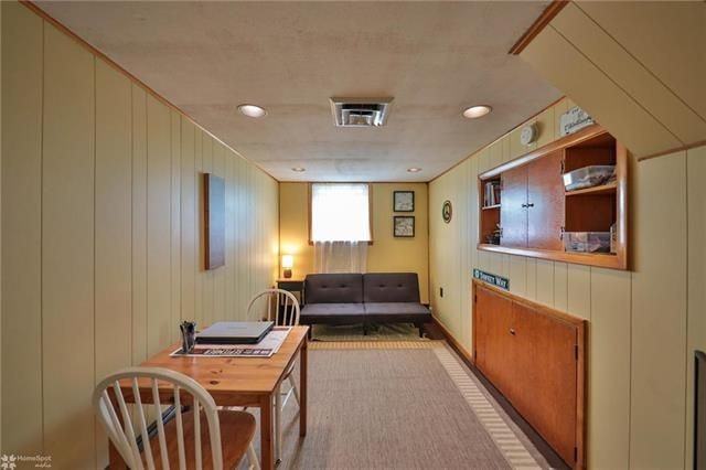 1464 Exeter Rd - Photo 3 of 16