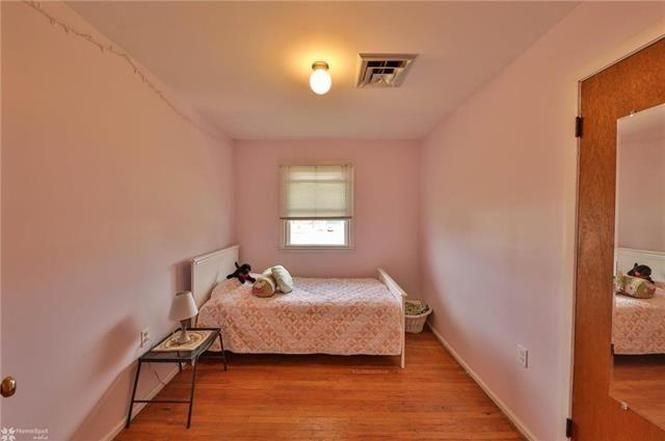 1464 Exeter Rd - Photo 5 of 16