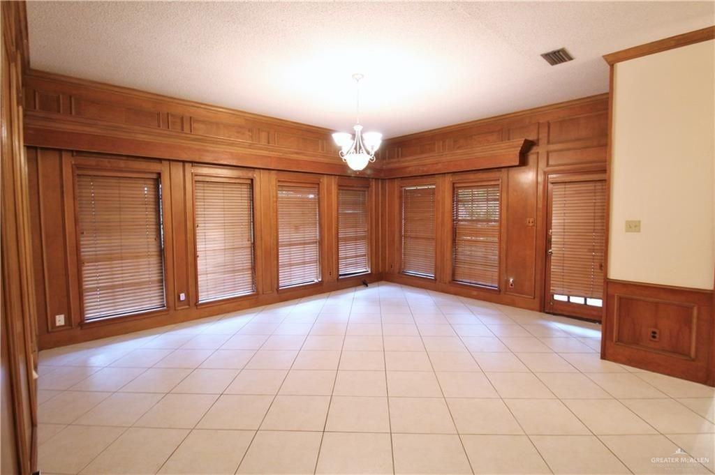 2125 Sabinal St - Photo 3 of 6