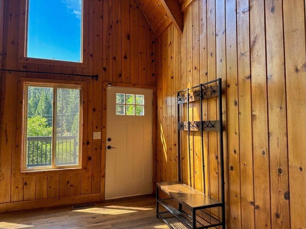 22374 Glenwood Dr - Photo 2 of 25