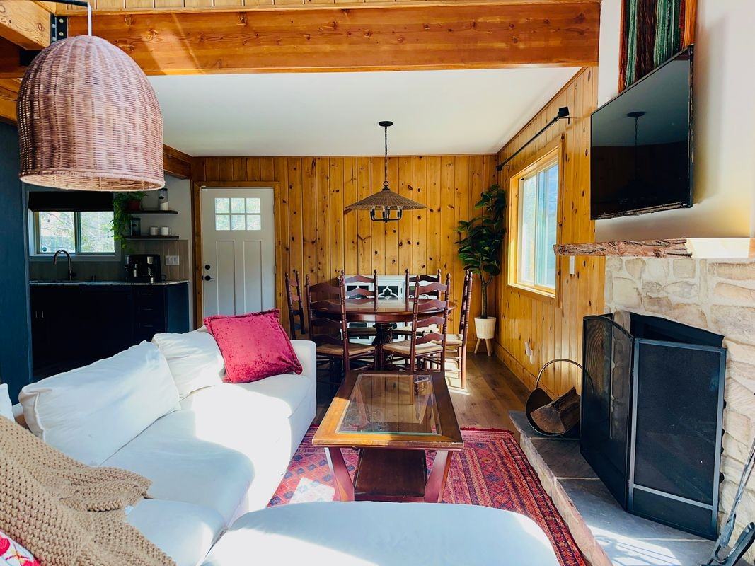 22374 Glenwood Dr - Photo 4 of 25