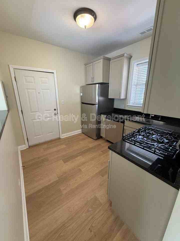 4652 N Saint Louis Ave #3E - Photo 3 of 8