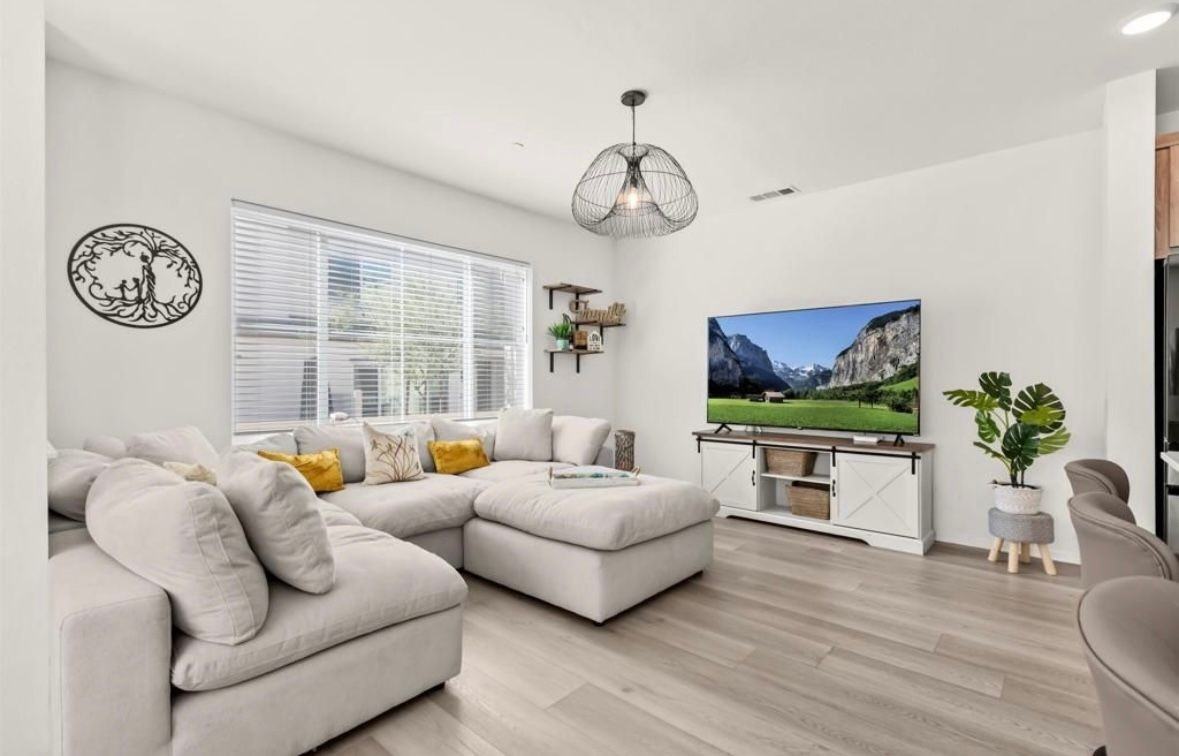 359 Sweet Pl - Photo 5 of 24