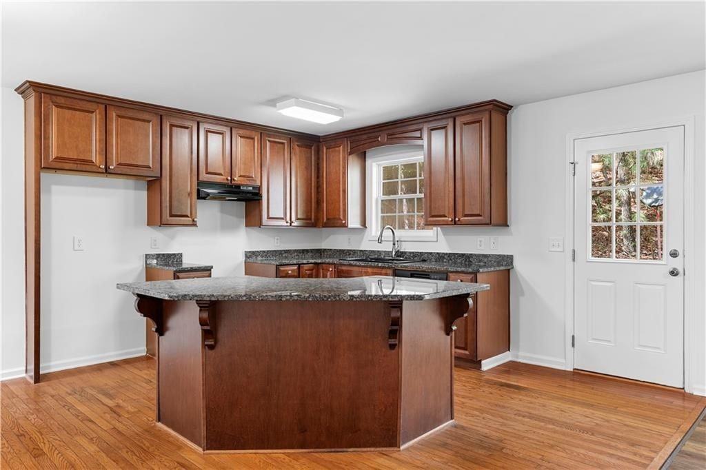 80 Castle Ct - Photo 3 of 31