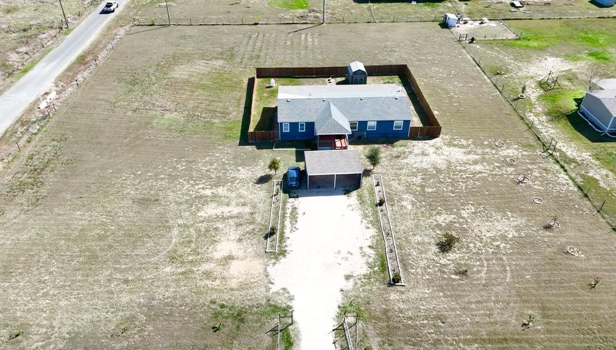 2709 County Road 463 - Photo 3 of 3