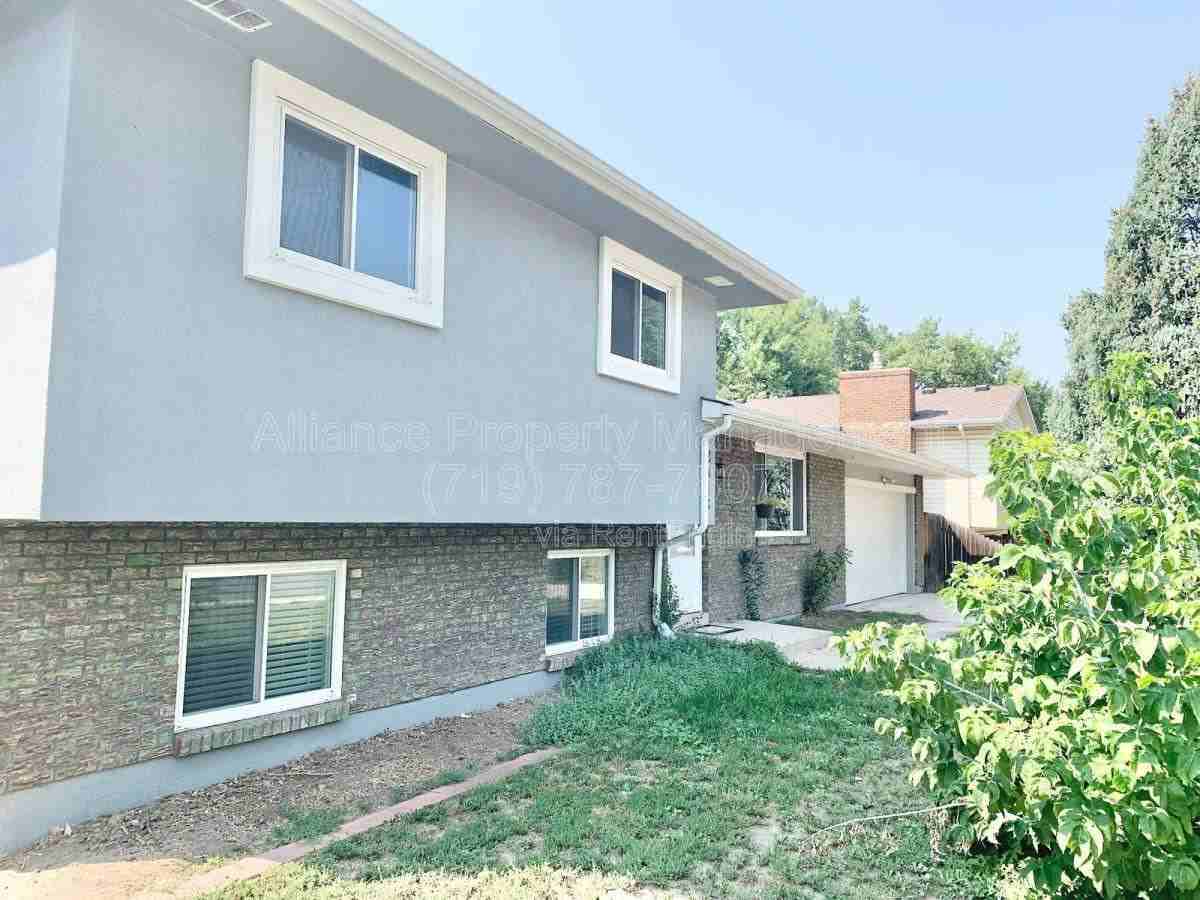 2818 Dusk Dr - Photo 2 of 10