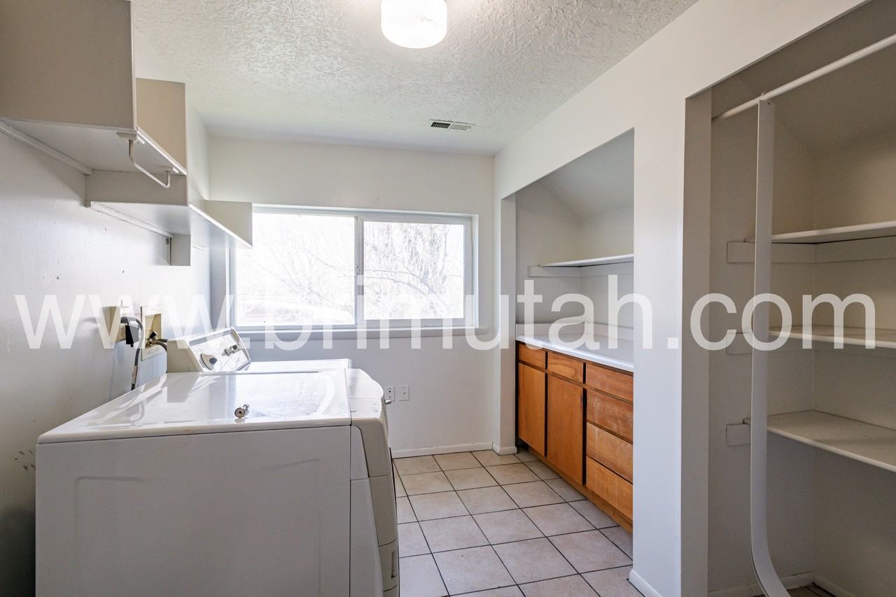 3738 S St #A - Photo 6 of 26