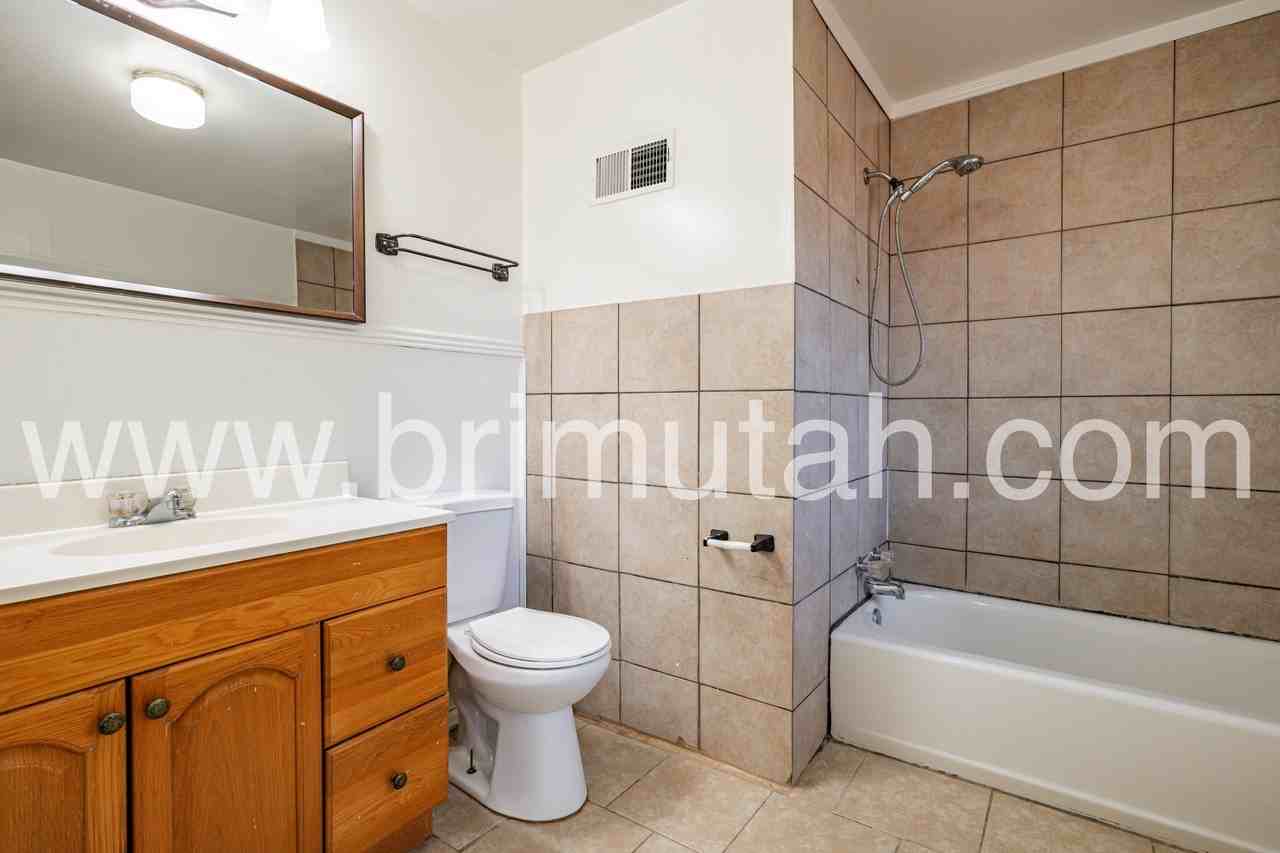 3738 S St #A - Photo 7 of 26