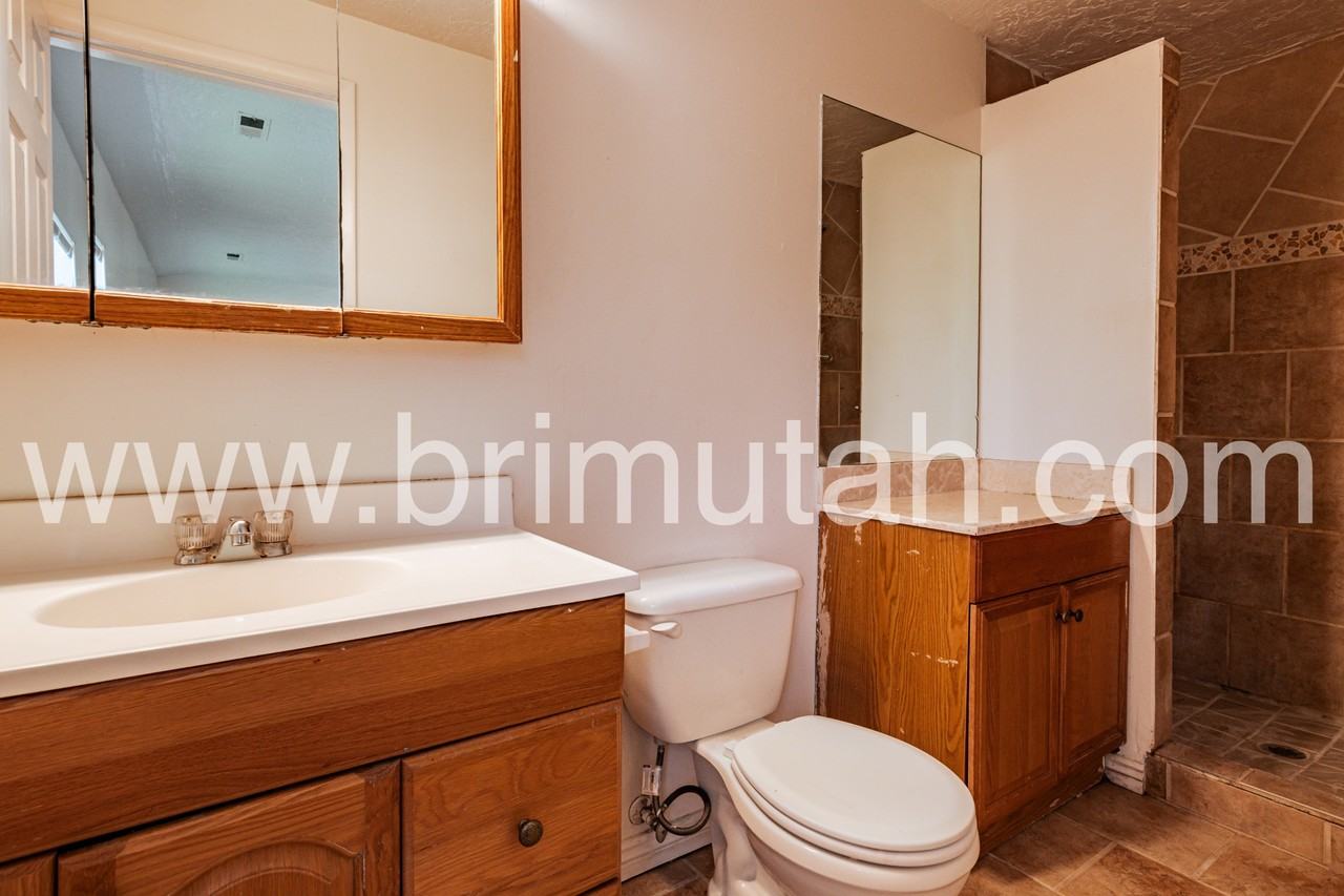 3738 S St #A - Photo 2 of 26