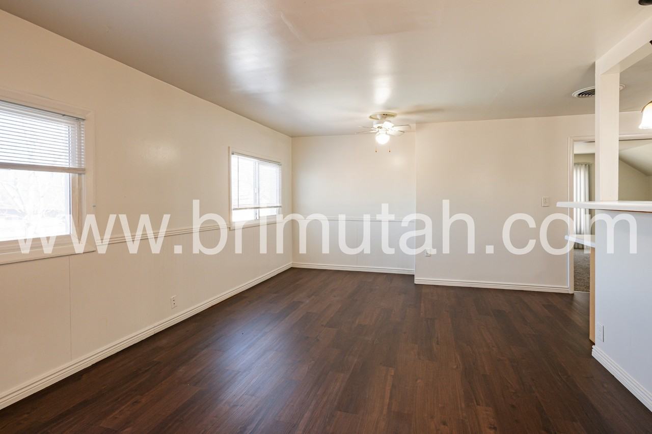 3738 S St #A - Photo 4 of 26