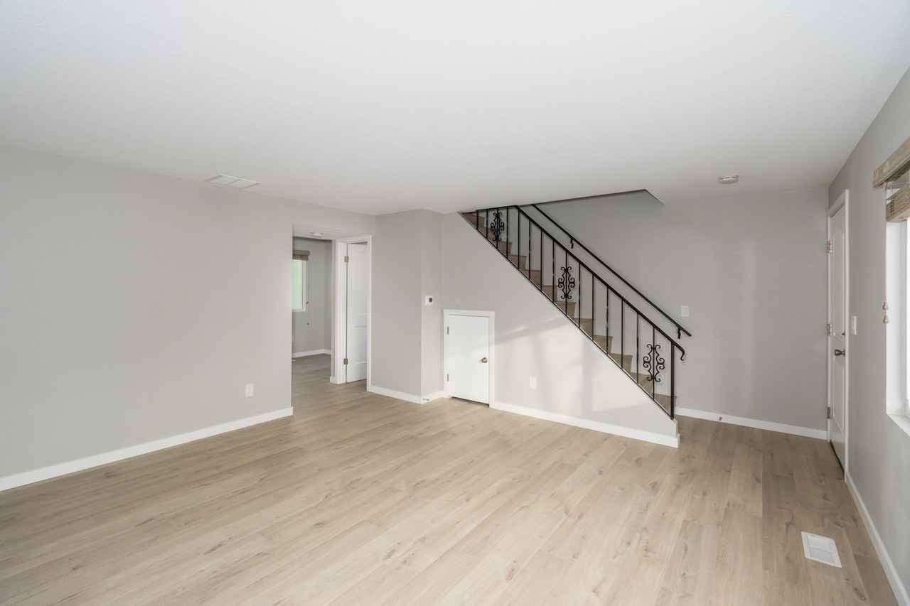 207 N Liberty St - Photo 2 of 26