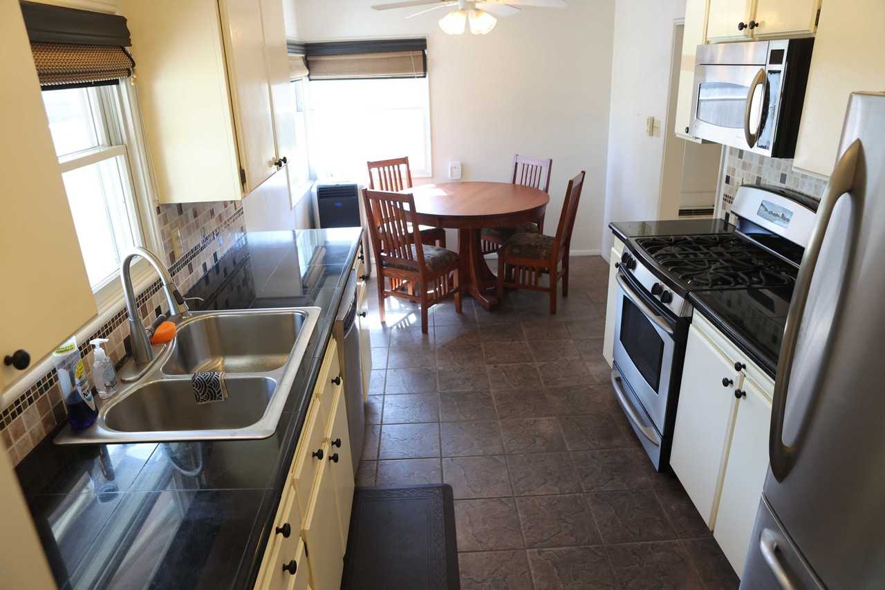 185 S Myrtle Ave - Photo 6 of 38